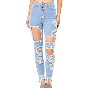 Vibrant destroyed jeans